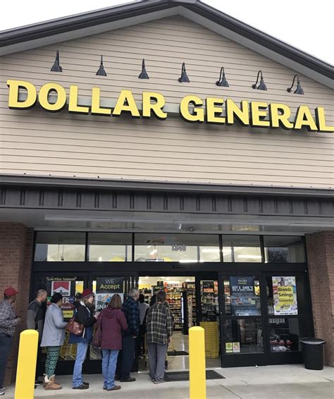 is dollar general store open today